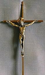 METAL CRUCIFIX.  79-42622.